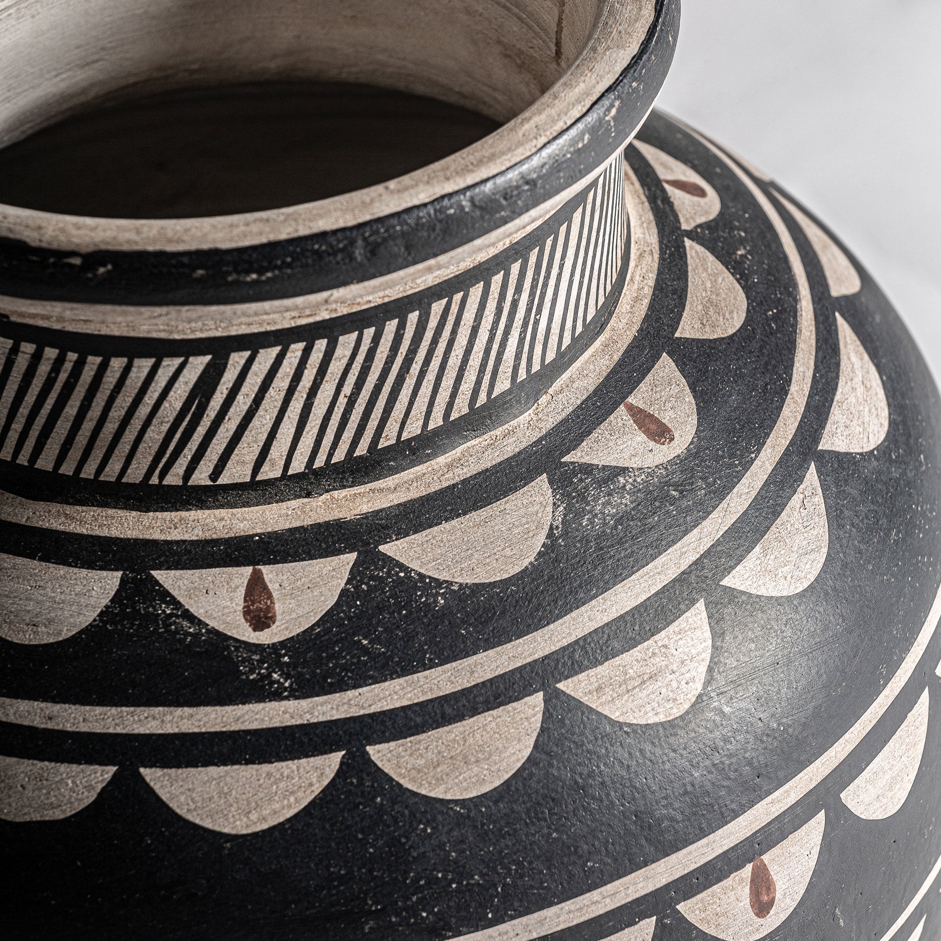 ADRIEN VASE